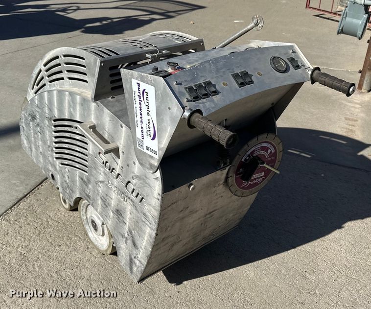 image for item DF8650 Soff-Cut G-2000 concrete saw
