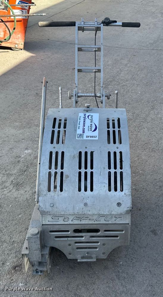 image for item DF8652 Soff-Cut GS400 concrete saw
