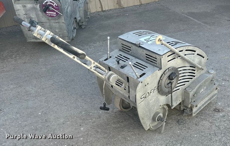 image for item DF8652 Soff-Cut GS400 concrete saw