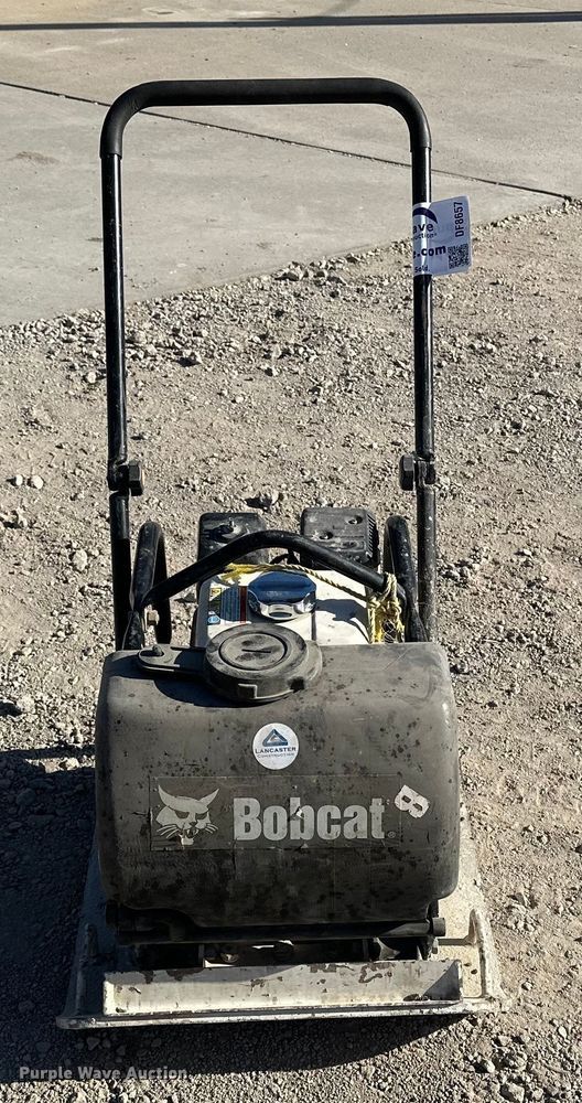 image for item DF8657 2007 Bobcat BC22 plate compactor