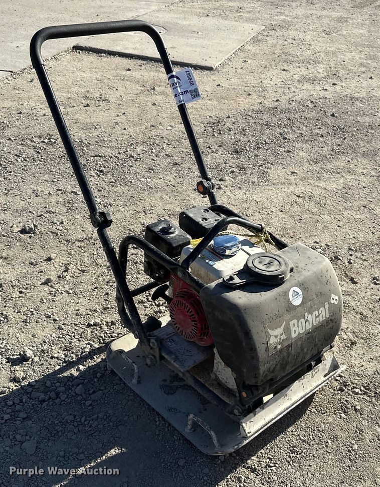 image for item DF8657 2007 Bobcat BC22 plate compactor