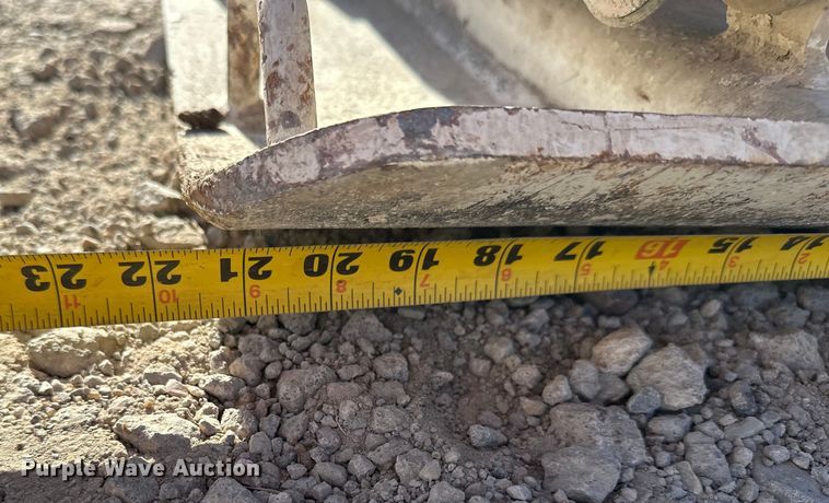 image for item DF8657 2007 Bobcat BC22 plate compactor