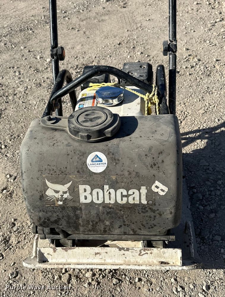 image for item DF8657 2007 Bobcat BC22 plate compactor