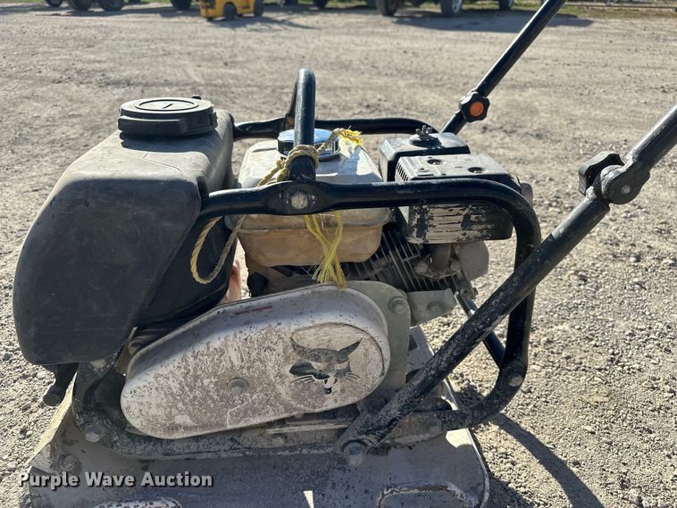 image for item DF8657 2007 Bobcat BC22 plate compactor