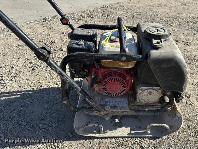 image for item DF8657 2007 Bobcat BC22 plate compactor