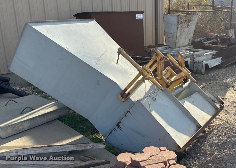 image for item DF8661 Concrete slip forms and stakes