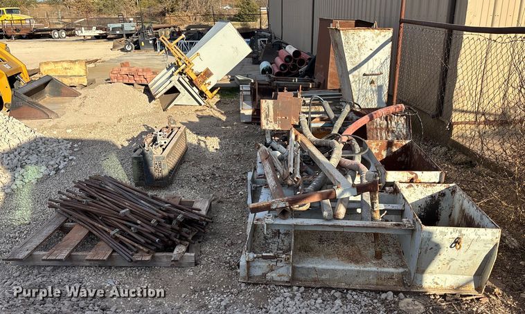 image for item DF8661 Concrete slip forms and stakes