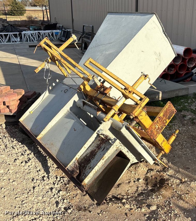 image for item DF8661 Concrete slip forms and stakes