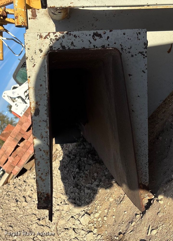 image for item DF8661 Concrete slip forms and stakes