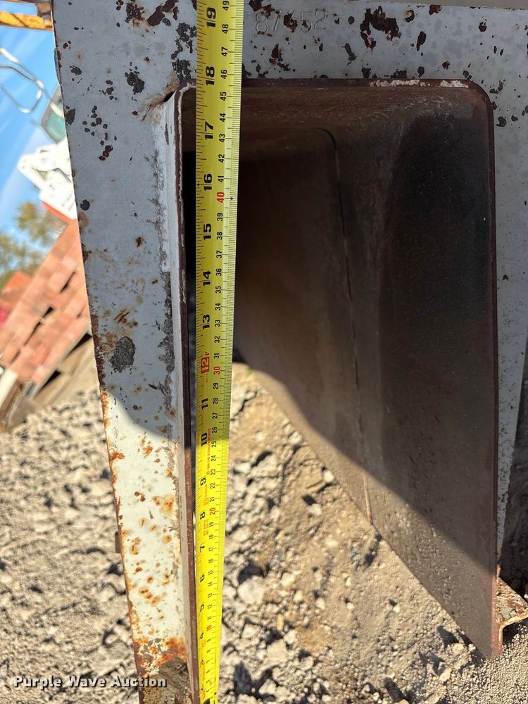 image for item DF8661 Concrete slip forms and stakes