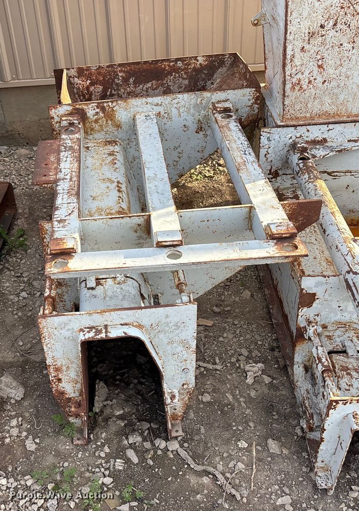 image for item DF8661 Concrete slip forms and stakes