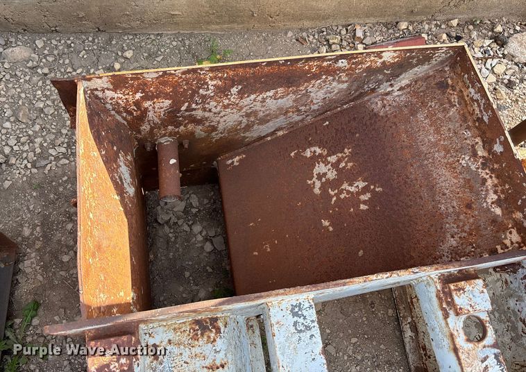 image for item DF8661 Concrete slip forms and stakes