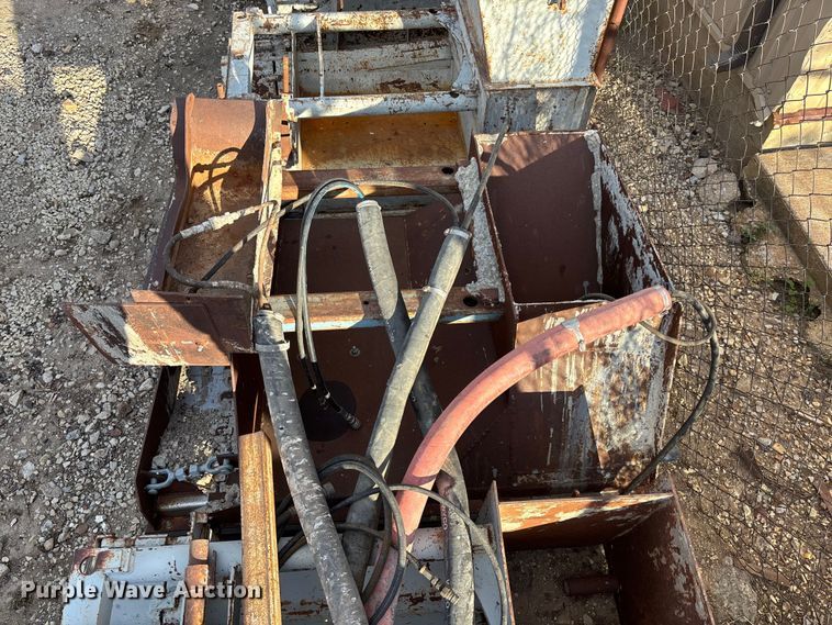 image for item DF8661 Concrete slip forms and stakes