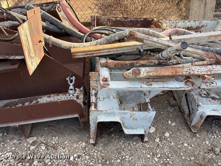 image for item DF8661 Concrete slip forms and stakes