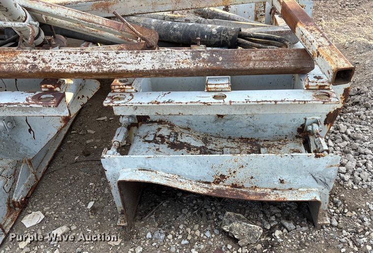 image for item DF8661 Concrete slip forms and stakes