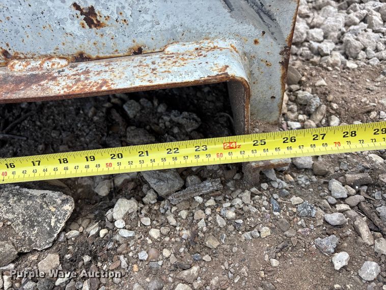 image for item DF8661 Concrete slip forms and stakes