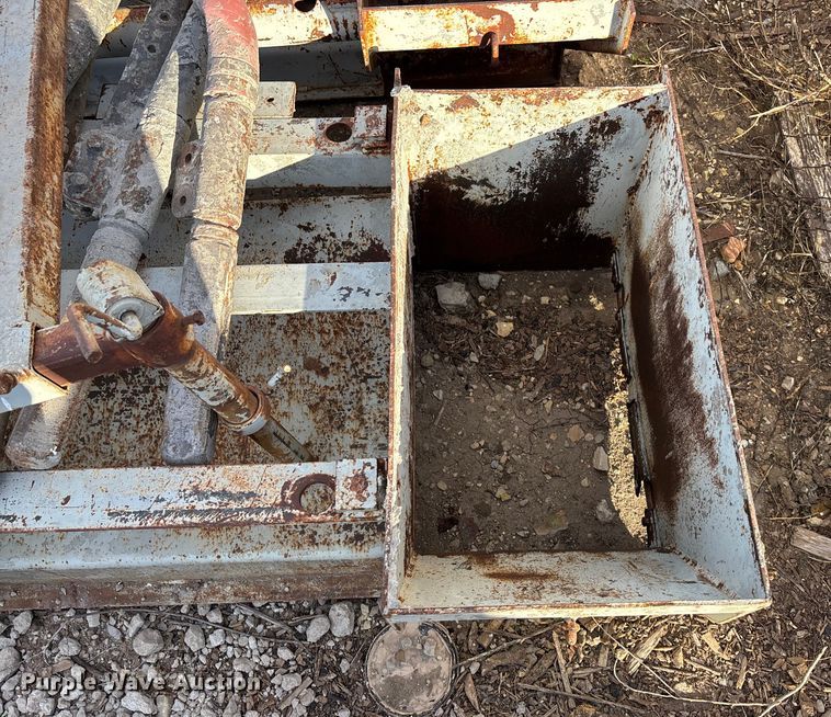 image for item DF8661 Concrete slip forms and stakes