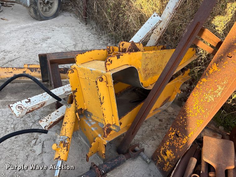 image for item DF8661 Concrete slip forms and stakes