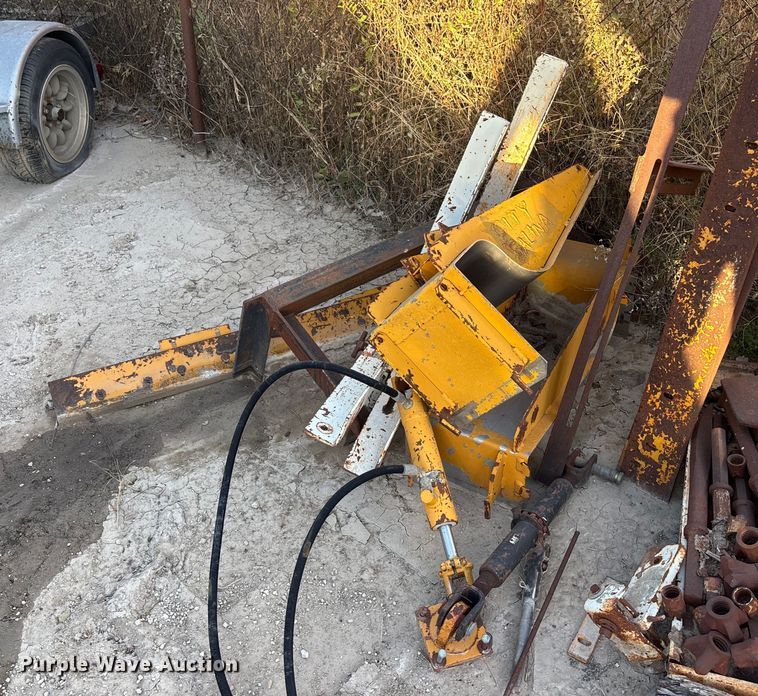 image for item DF8661 Concrete slip forms and stakes