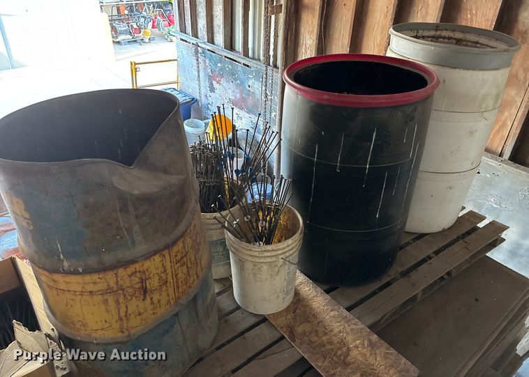 image for item DF8661 Concrete slip forms and stakes