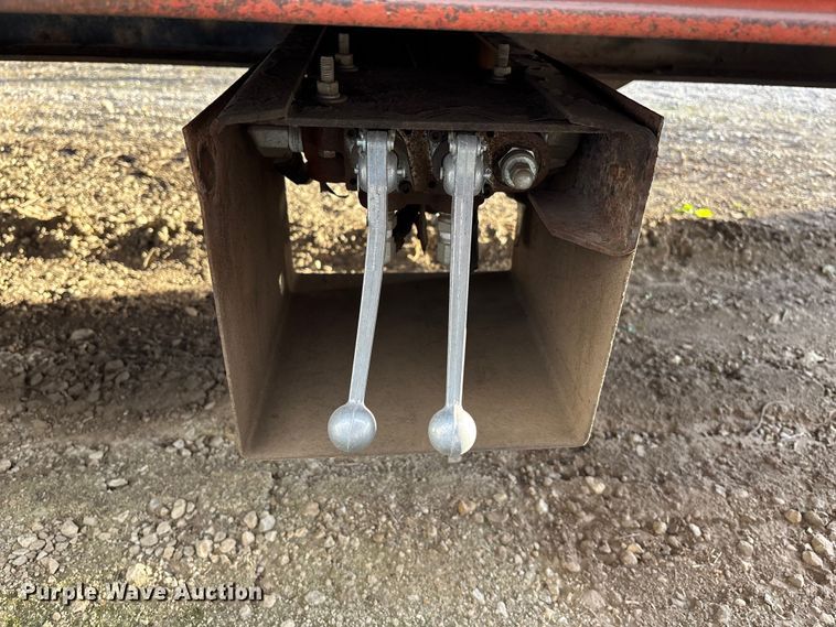 image for item DF8664 2004 Trail EZE 40T tilt deck equipment trailer