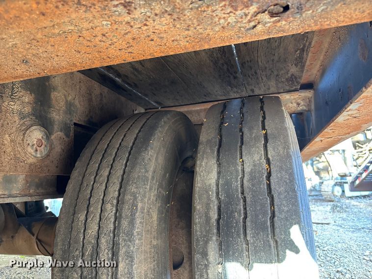 image for item DF8664 2004 Trail EZE 40T tilt deck equipment trailer