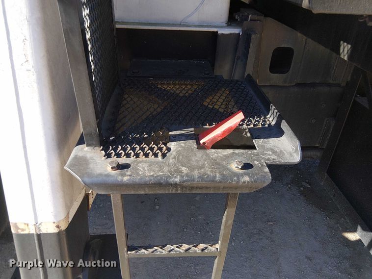 image for item DJ7902 1987 Ford LNT8000 crane truck