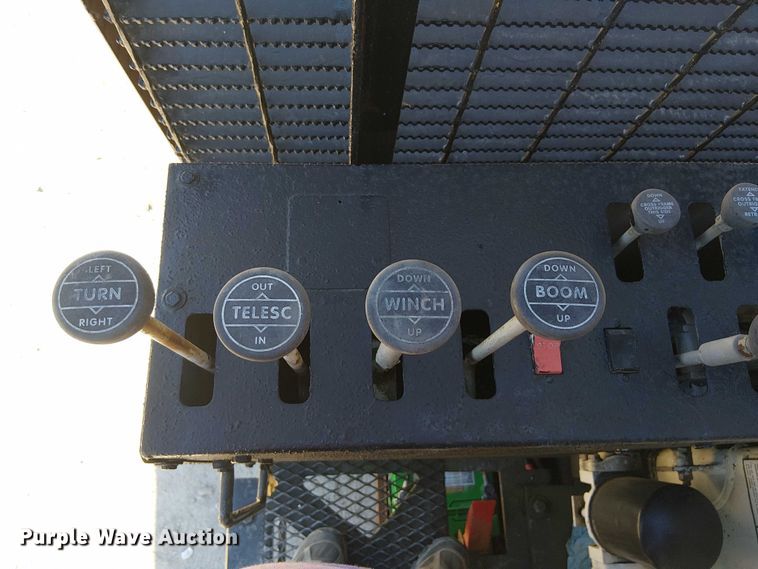 image for item DJ7902 1987 Ford LNT8000 crane truck