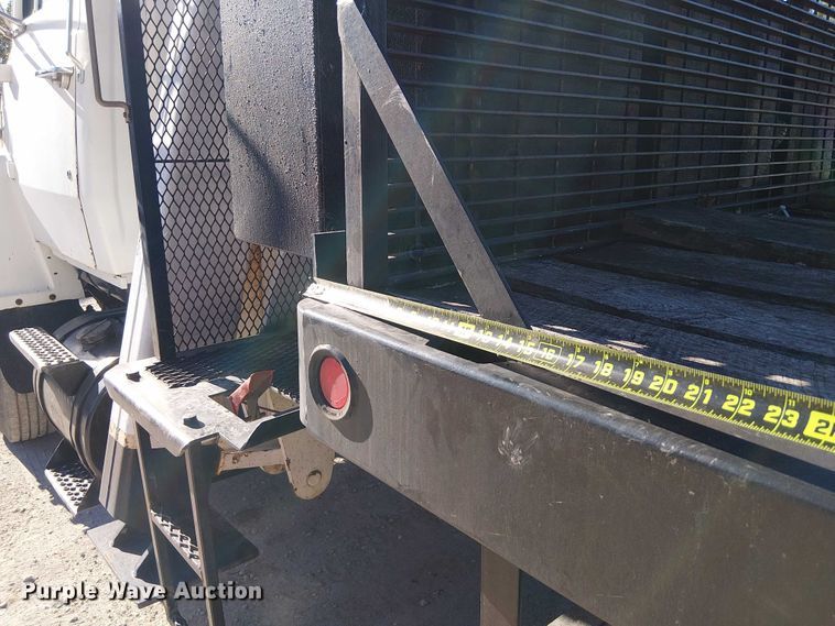 image for item DJ7902 1987 Ford LNT8000 crane truck