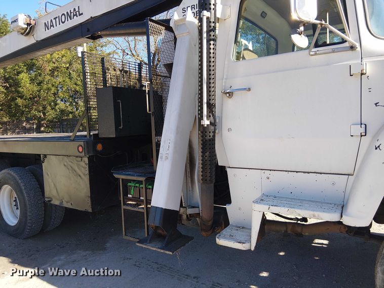 image for item DJ7902 1987 Ford LNT8000 crane truck