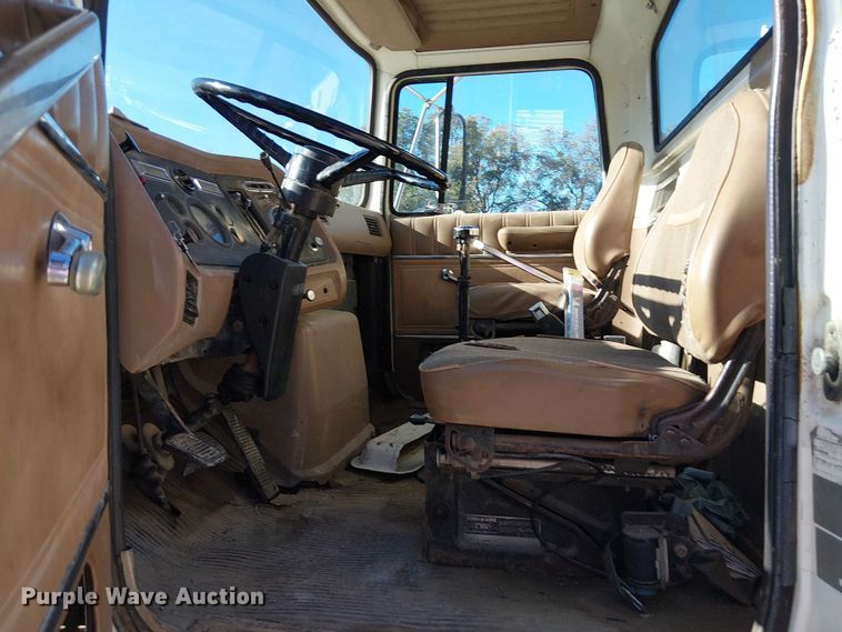 image for item DJ7902 1987 Ford LNT8000 crane truck