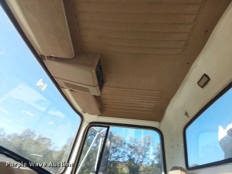 image for item DJ7902 1987 Ford LNT8000 crane truck