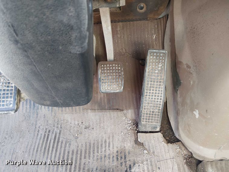 image for item DJ7902 1987 Ford LNT8000 crane truck