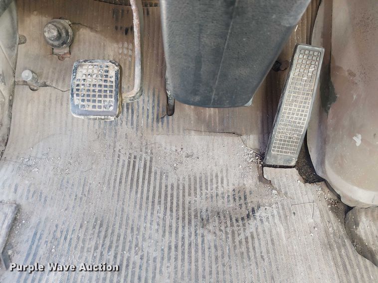 image for item DJ7902 1987 Ford LNT8000 crane truck