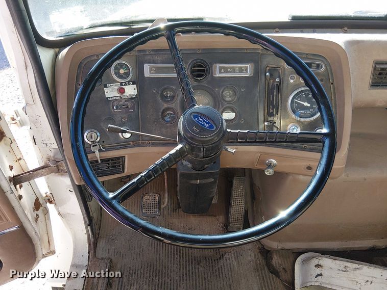 image for item DJ7902 1987 Ford LNT8000 crane truck