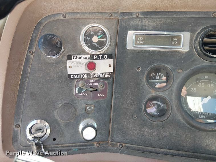 image for item DJ7902 1987 Ford LNT8000 crane truck