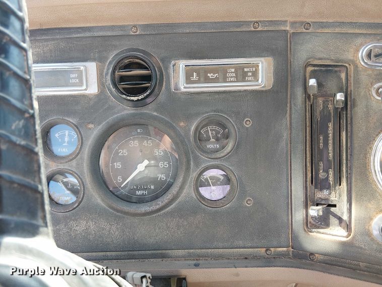 image for item DJ7902 1987 Ford LNT8000 crane truck