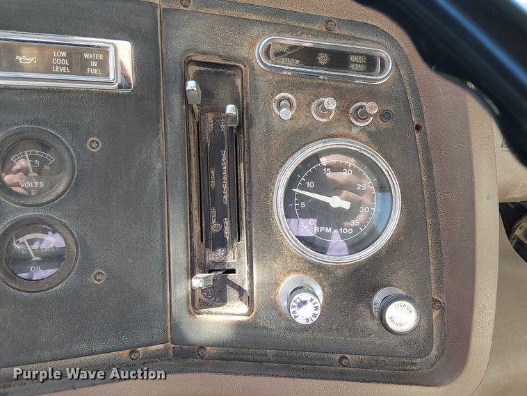 image for item DJ7902 1987 Ford LNT8000 crane truck