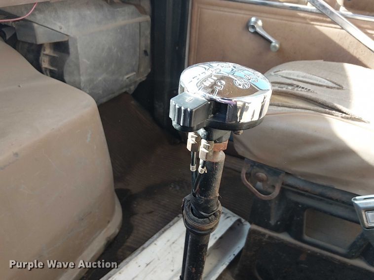 image for item DJ7902 1987 Ford LNT8000 crane truck