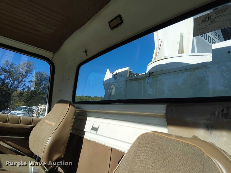 image for item DJ7902 1987 Ford LNT8000 crane truck