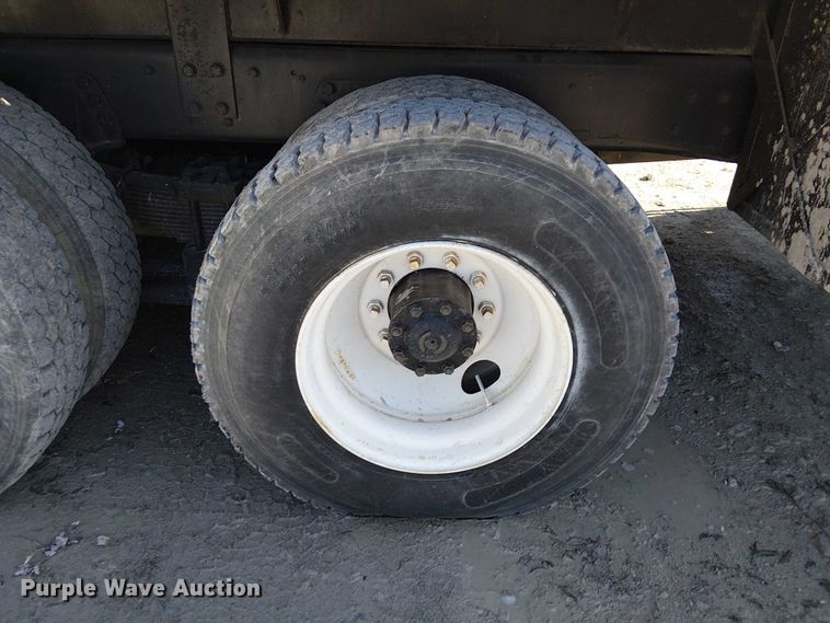 image for item DJ7902 1987 Ford LNT8000 crane truck