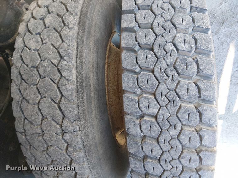 image for item DJ7902 1987 Ford LNT8000 crane truck