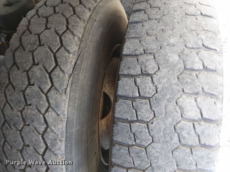 image for item DJ7902 1987 Ford LNT8000 crane truck