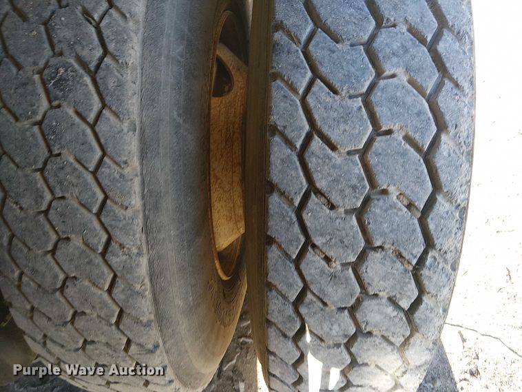 image for item DJ7902 1987 Ford LNT8000 crane truck