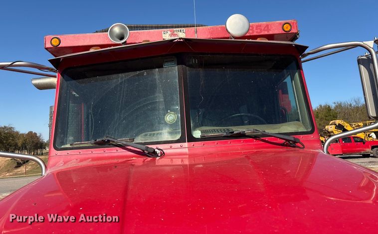 image for item DJ7936 2006 Peterbilt 335 dump truck