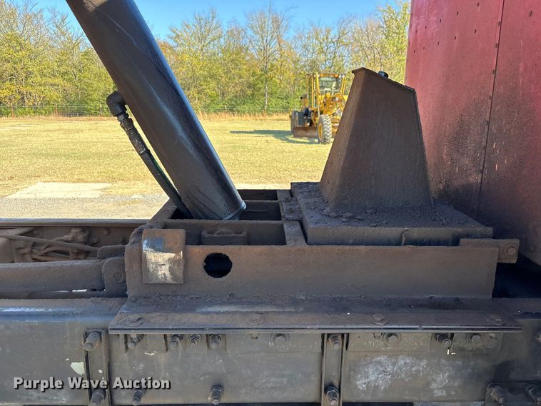 image for item DJ7936 2006 Peterbilt 335 dump truck