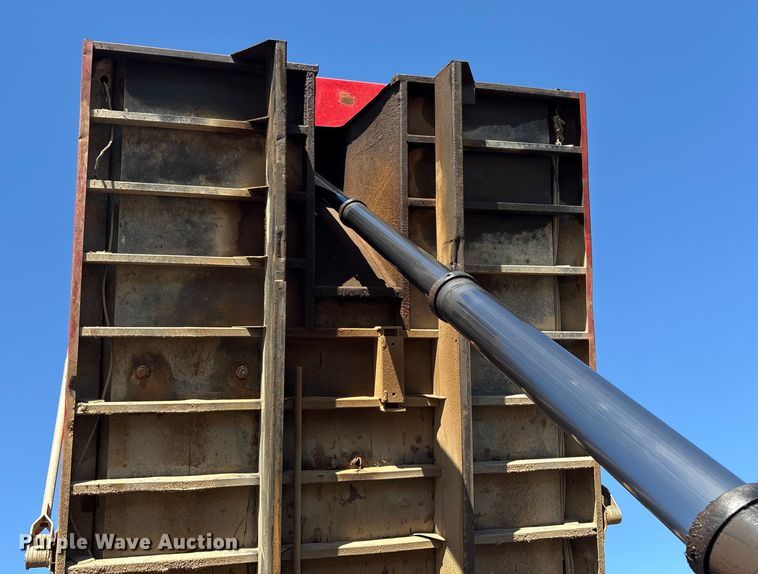 image for item DJ7936 2006 Peterbilt 335 dump truck