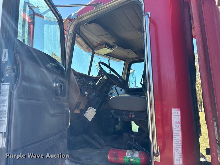 image for item DJ7936 2006 Peterbilt 335 dump truck