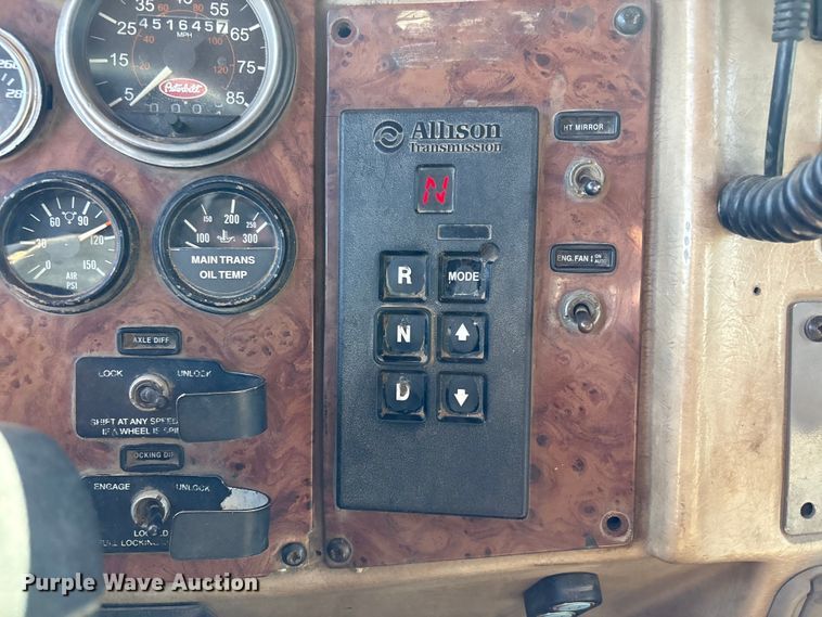 image for item DJ7936 2006 Peterbilt 335 dump truck