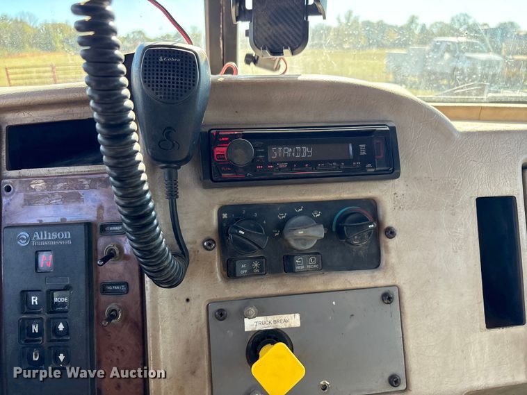 image for item DJ7936 2006 Peterbilt 335 dump truck